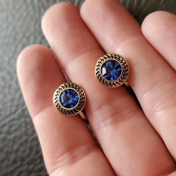 VTG clip on earrings - Picture 2 of 6